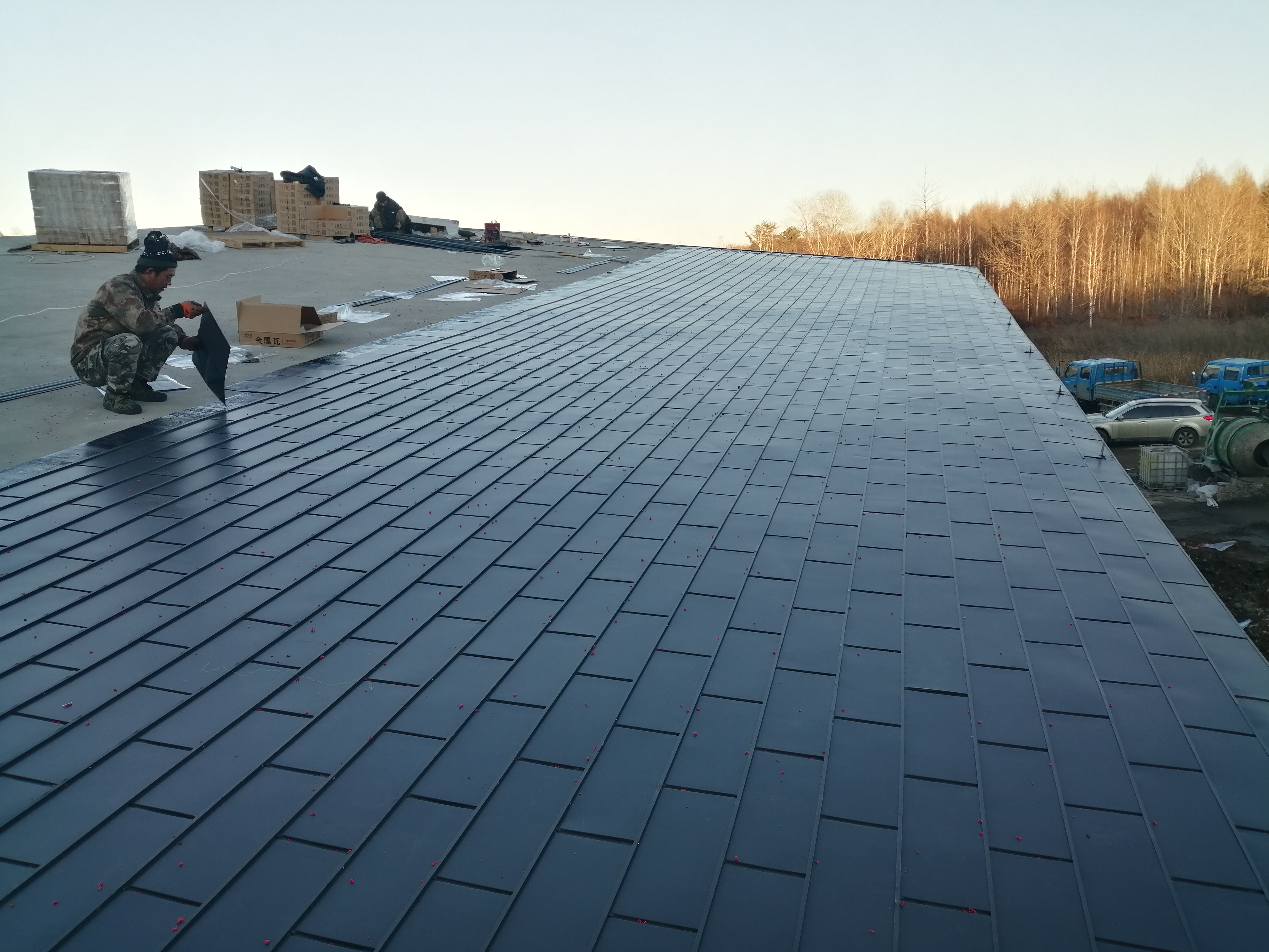 金屬?gòu)?fù)合瓦施工