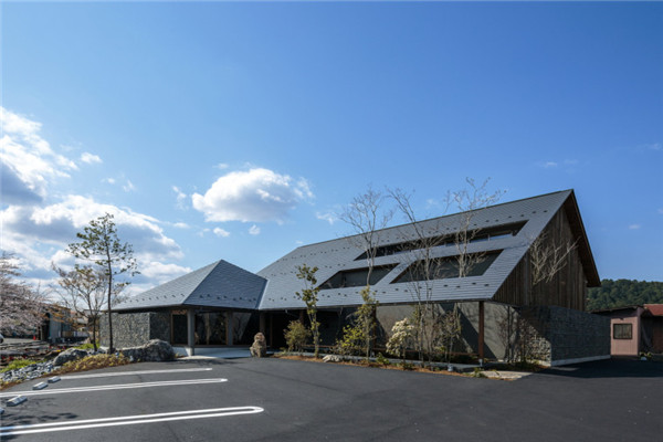 金屬復(fù)合瓦建筑