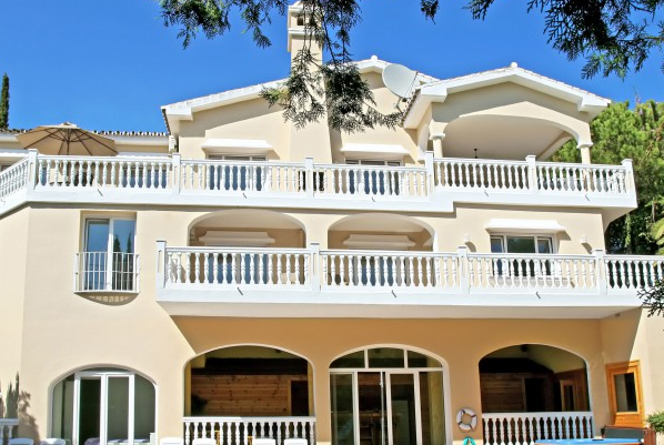 金屬?gòu)?fù)合瓦建筑