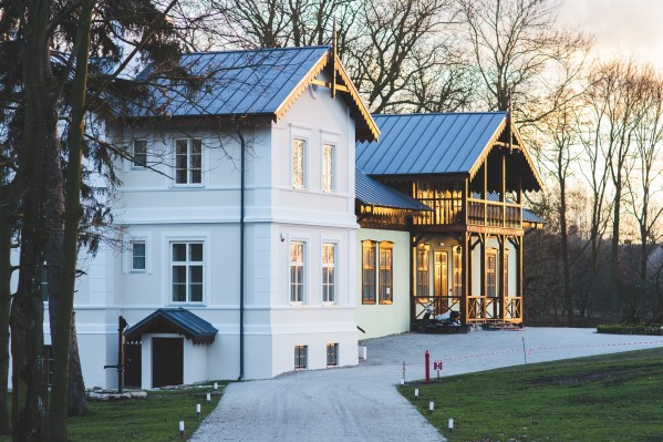 金屬復(fù)合瓦建筑