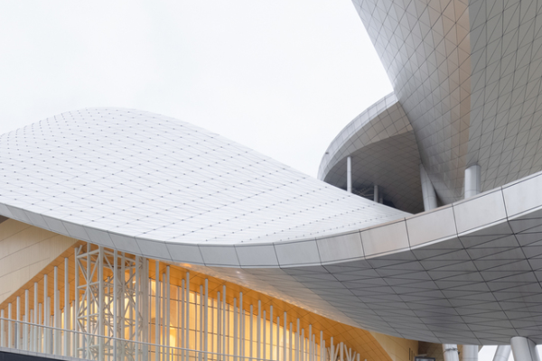 金屬復(fù)合瓦建筑