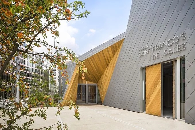 金屬?gòu)?fù)合瓦建筑