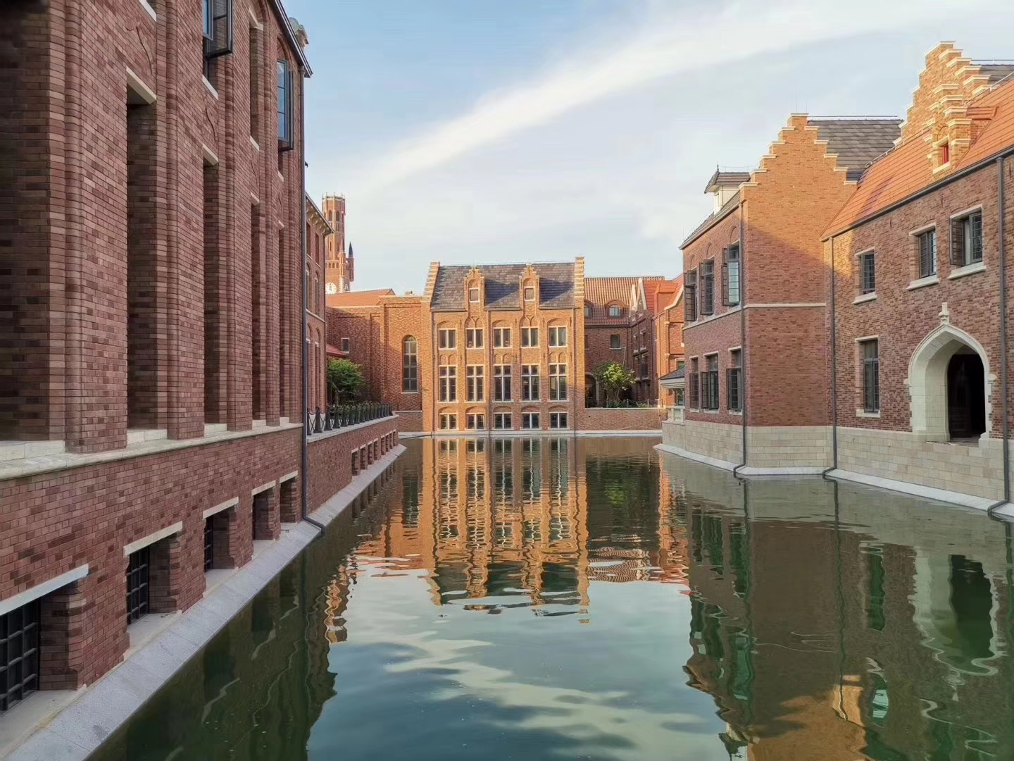 金屬復(fù)合瓦建筑