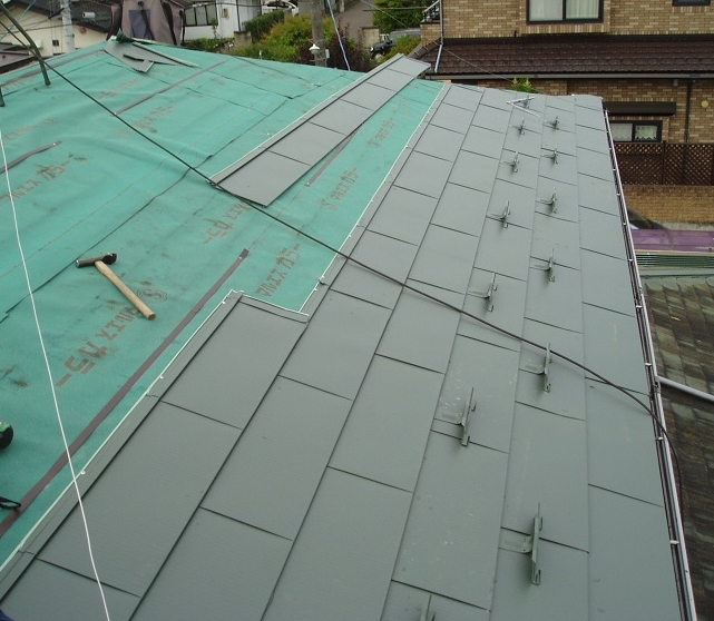 金屬復(fù)合瓦