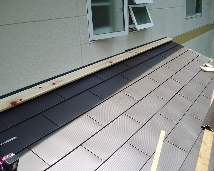 金屬復(fù)合瓦